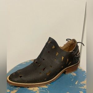 Musse and cloud ankle boots.